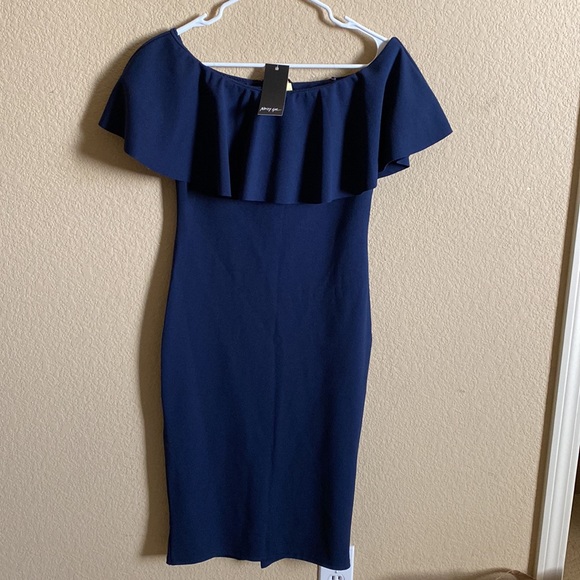 NastyGal off the shoulder midi dress - Picture 2 of 4